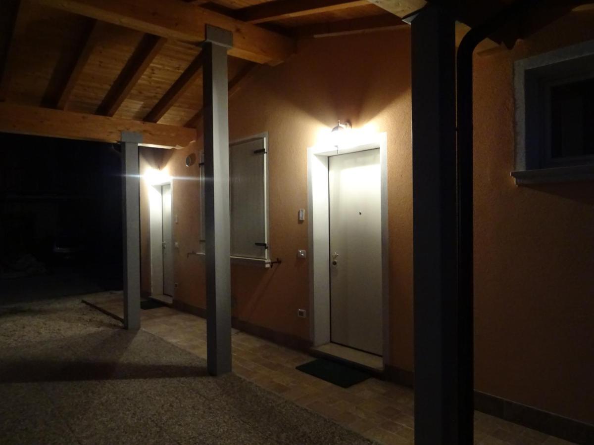Cascina Legnago Bilocale A 6 Chilometri Da Salo' Apartamento Villanuova sul clisi Exterior foto