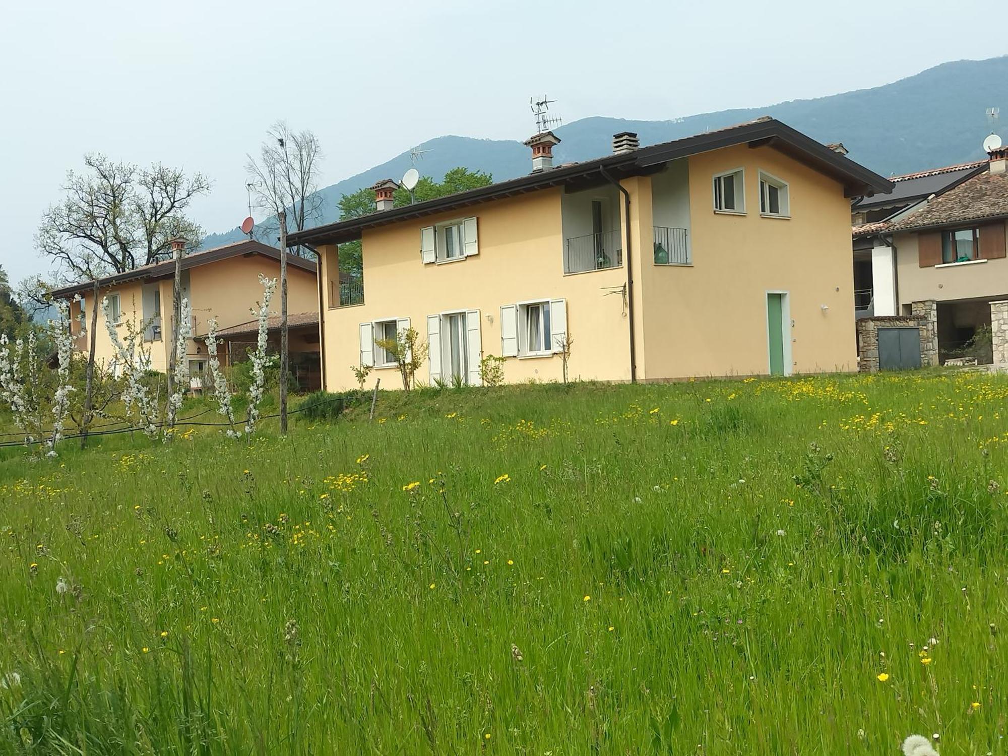 Cascina Legnago Bilocale A 6 Chilometri Da Salo' Apartamento Villanuova sul clisi Exterior foto