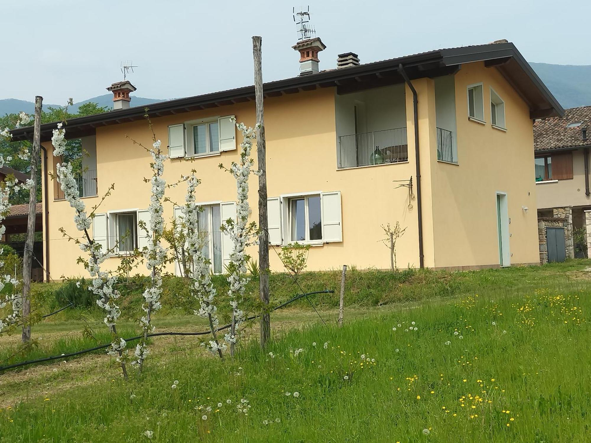 Cascina Legnago Bilocale A 6 Chilometri Da Salo' Apartamento Villanuova sul clisi Exterior foto