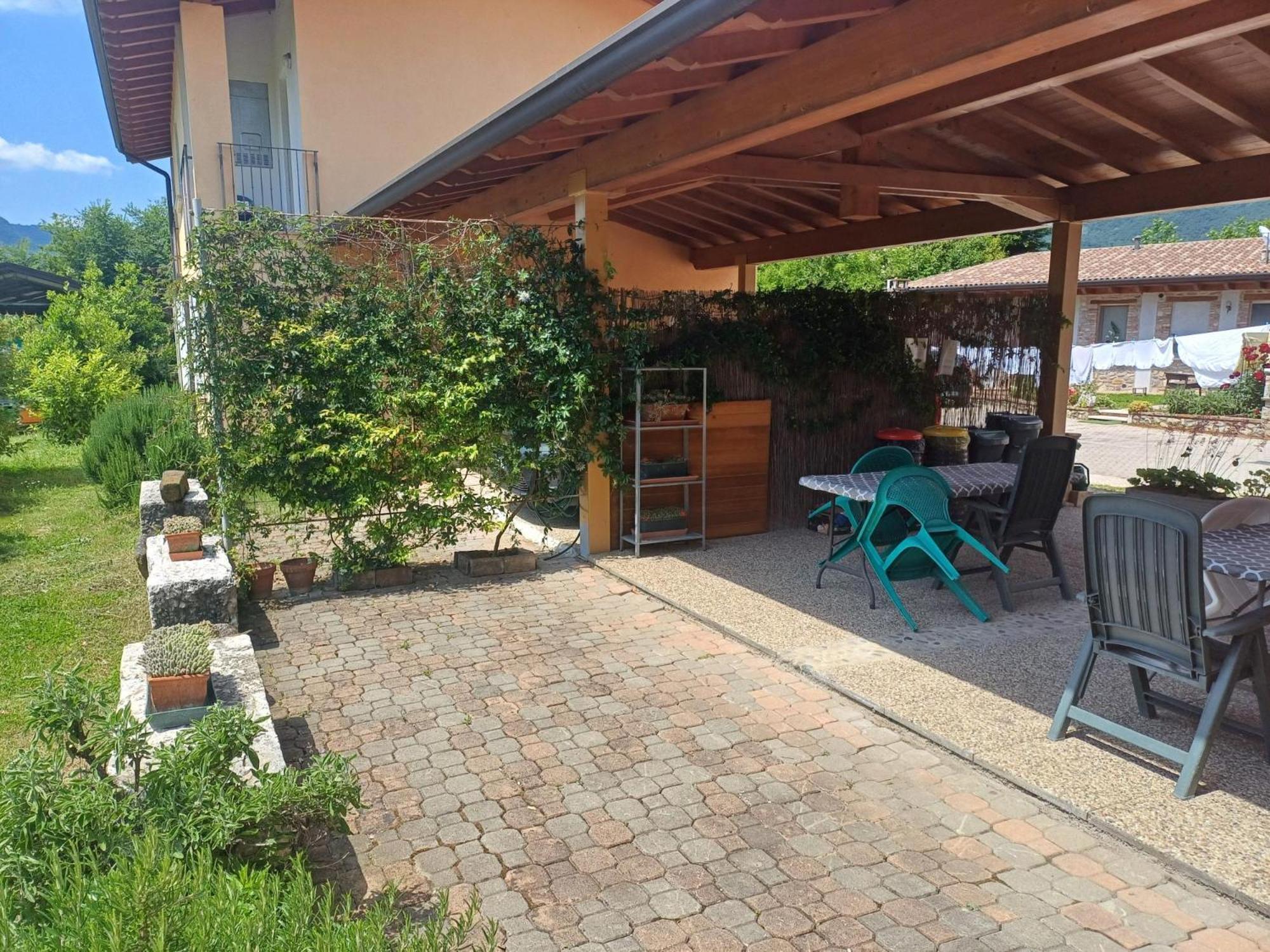Cascina Legnago Bilocale A 6 Chilometri Da Salo' Apartamento Villanuova sul clisi Exterior foto