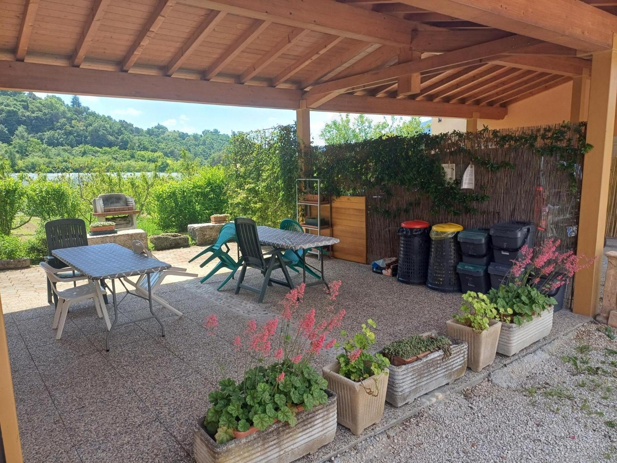 Cascina Legnago Bilocale A 6 Chilometri Da Salo' Apartamento Villanuova sul clisi Exterior foto