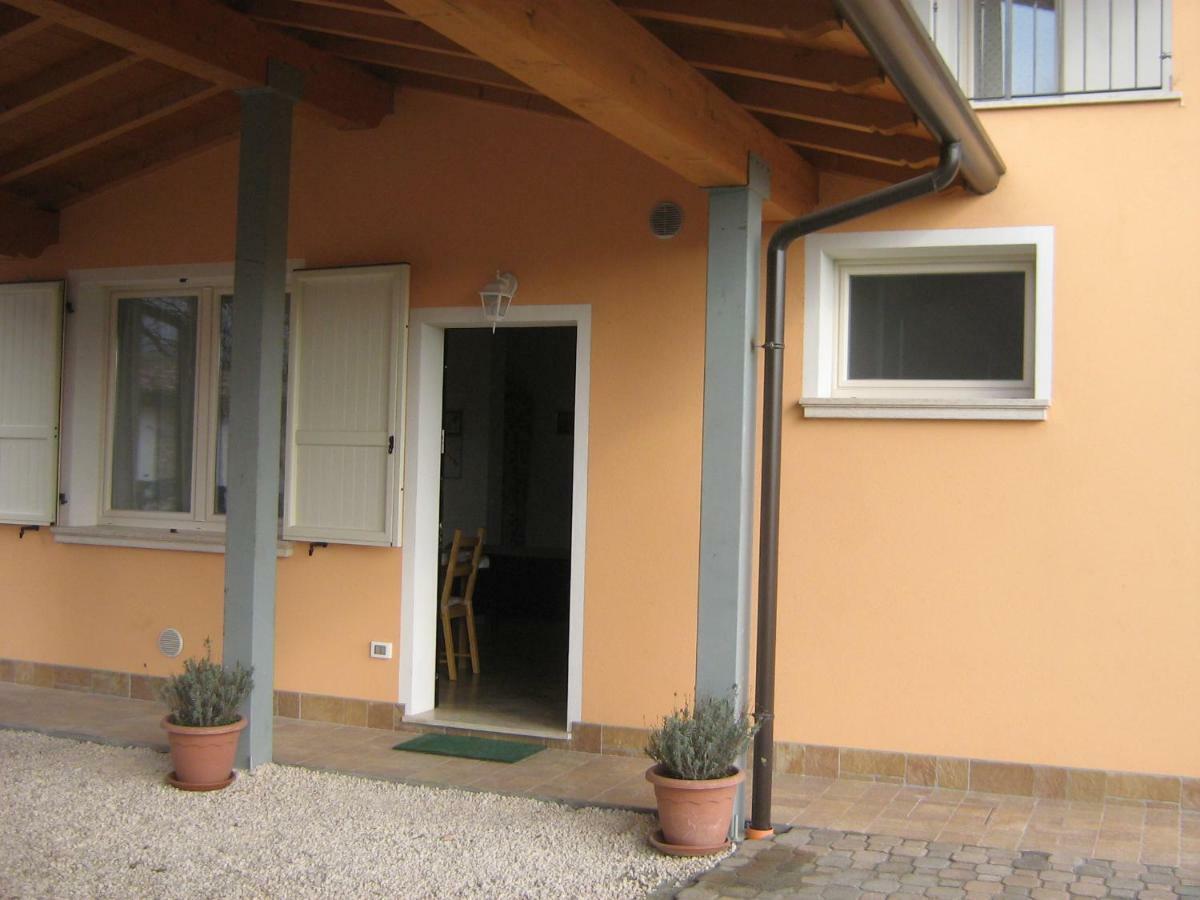 Cascina Legnago Bilocale A 6 Chilometri Da Salo' Apartamento Villanuova sul clisi Exterior foto